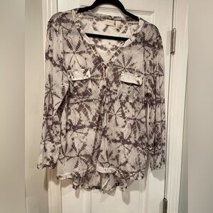 Chico’s Sheer White Gray Tie Dye Front Knot Roll Tab Sleeve Button Down Size M